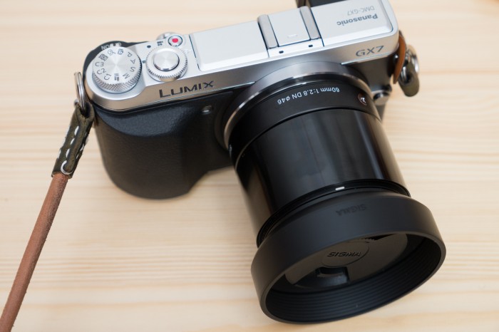 シグマ 60mm F2.8 DN マイクロフォーサーズ” レビュー。 外観を