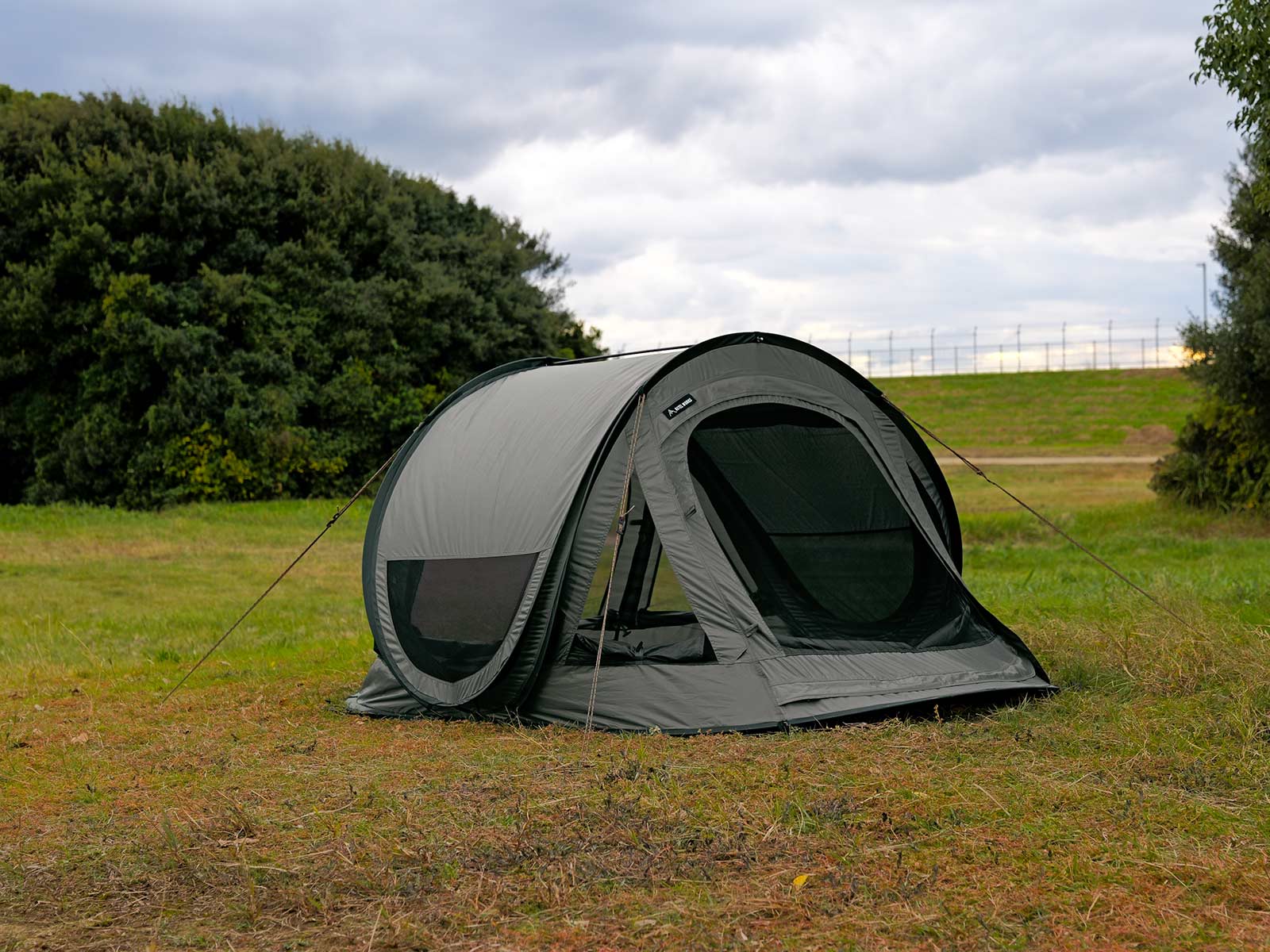 ラーテルワークスから新時代のポップアップテント「SCHILD（シルト