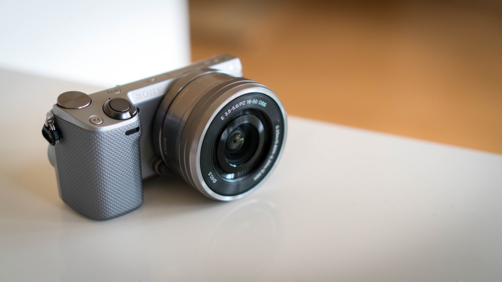 レビュー】今更ながらSONYのコンパクトなミラーレス一眼「NEX-5R」を