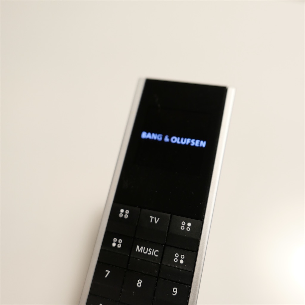 bang&olufsen beoremote one (2015-/desinged by Torsten Valeur/David