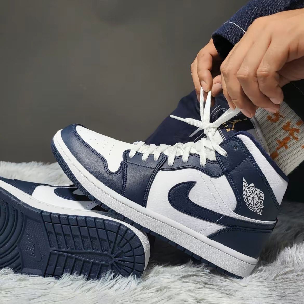☆ナイキ☆AIR JORDAN 1 MID NAVY Obsidian 新作☆関税送料込 (Nike