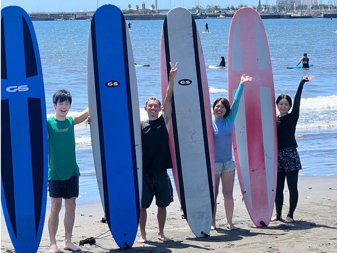 湘南・江ノ島】初心者向けサーフィンレッスン！用具レンタル等全て込み