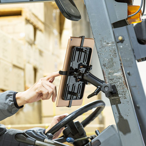 タブレットホルダー（2関節・支柱取り付け用・縦横変更可能） CAR