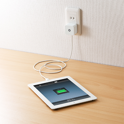 iPad5 （Air）・iPad4、iPad mini2 ライトニング充電器（Lightning AC