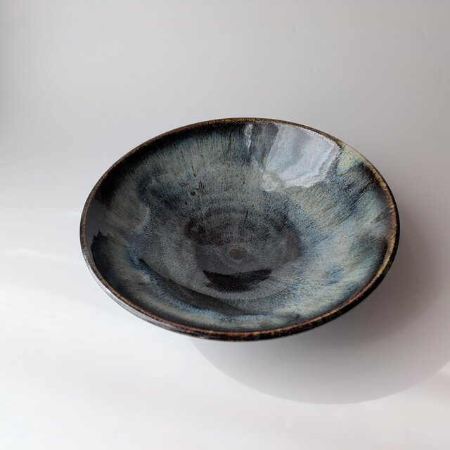 窯変ブルーの中深皿 【手仕事 民藝 和 陶器】 | iichi 日々の暮らしを