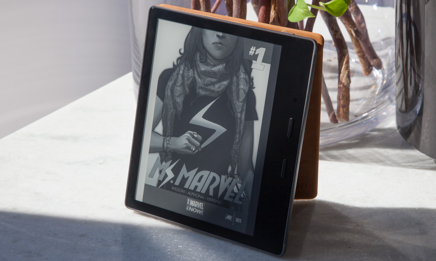 Amazon Kindle Oasis (2017) Review: Best Kindle Ever, If You Pay Up