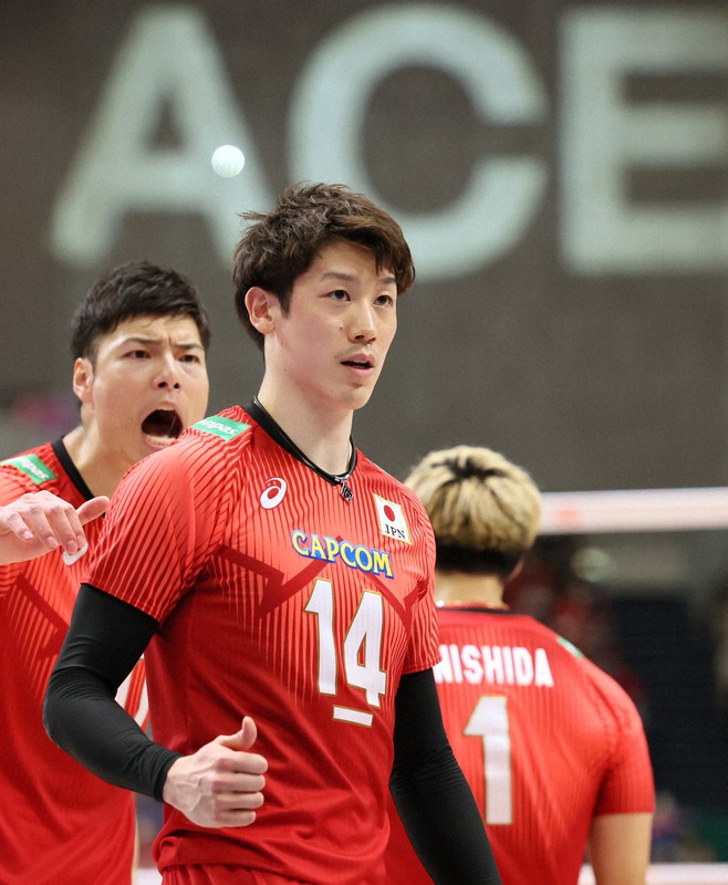 100%ユウキ：ネーションズリーグ3連勝 石川祐希 中断気にせずサービス