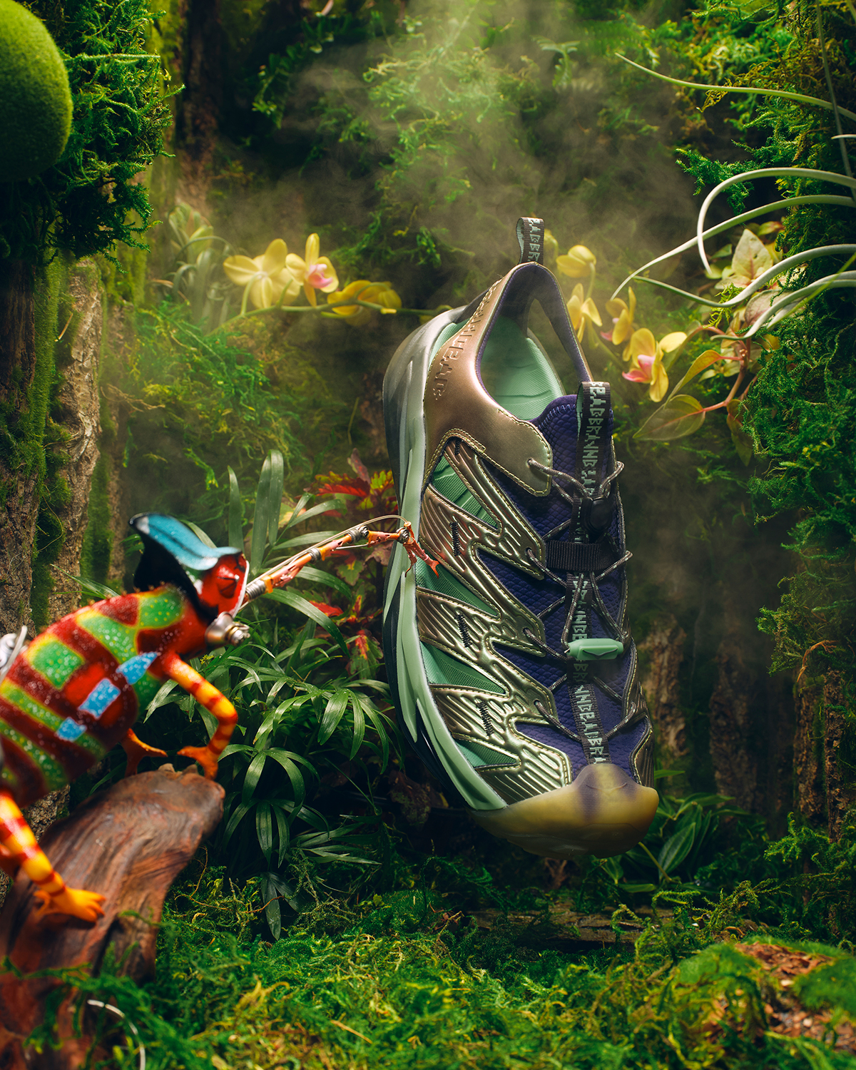 HOKA × Brain Deadのマウンテンサンダル