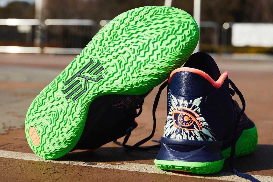 スニダンで購入可】NIKE KYRIE 7 
