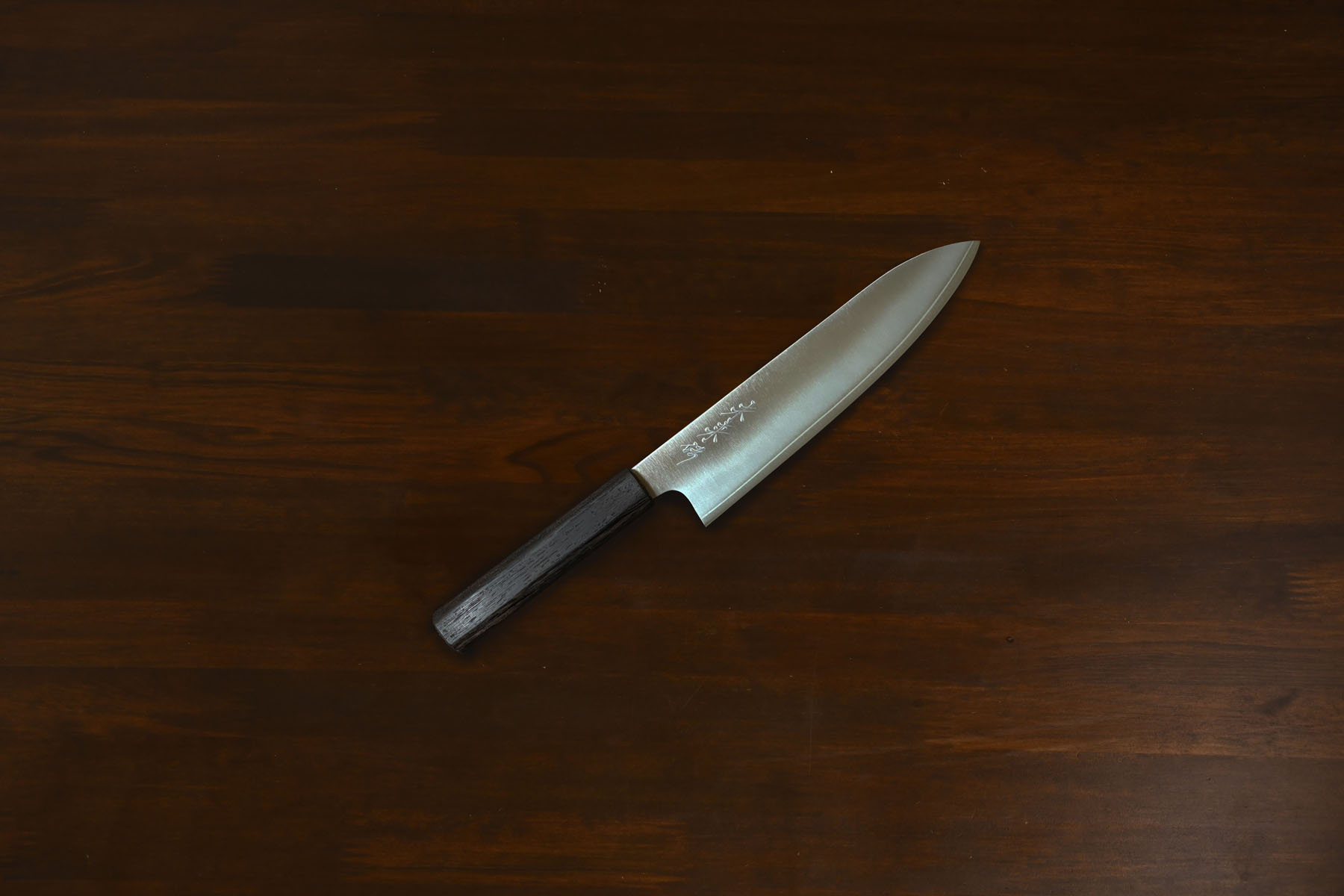 ウェンジ柄】未来伝 AUS10磨き 牛刀 210mm | 大阪・東京の包丁専門店