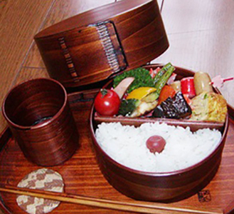 丸型弁当箱（大）《 尾鷲わっぱ 》 摺り漆塗り 曲げわっぱ 漆器 ヒノキ