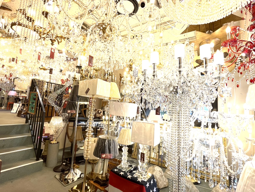 カフェのようにおしゃれな空間を作る装飾照明「フラワーシャンデリア