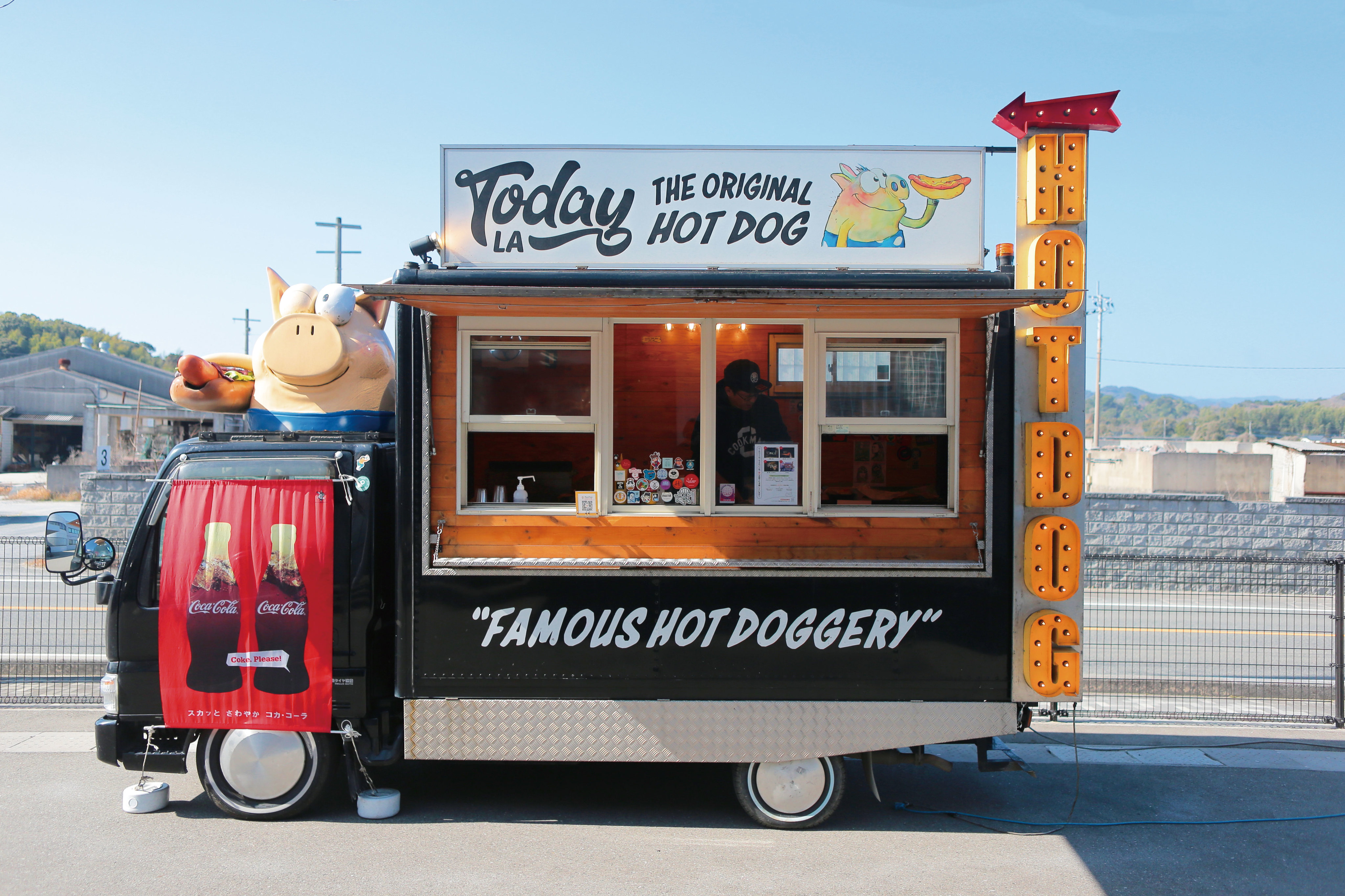 鞍手郡・小竹町「Today」＿海外でも地元でも、人を繋ぐキッチンカー