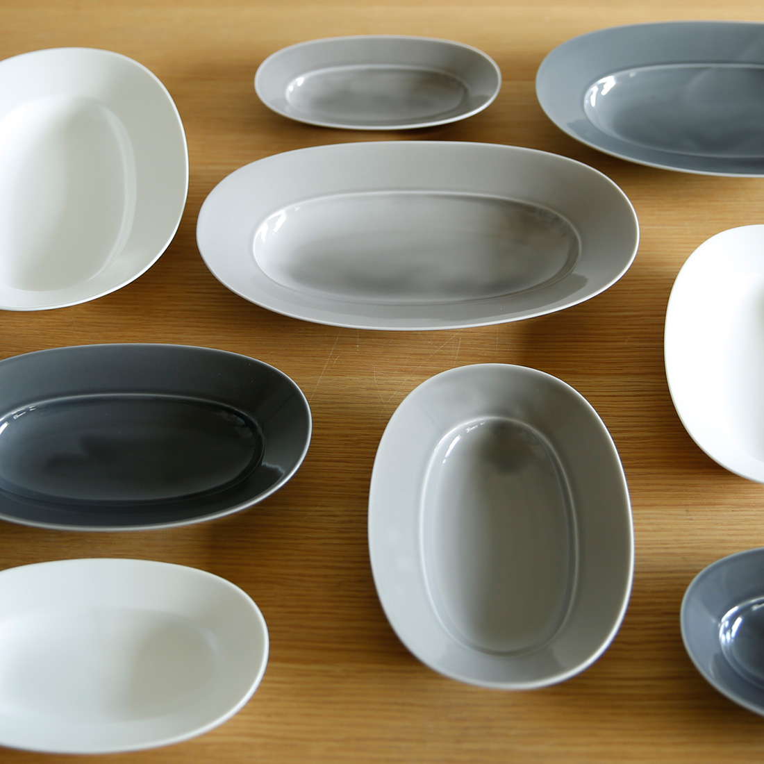 yumiko iihoshi porcelain （イイホシユミコ）/ Oval plate L