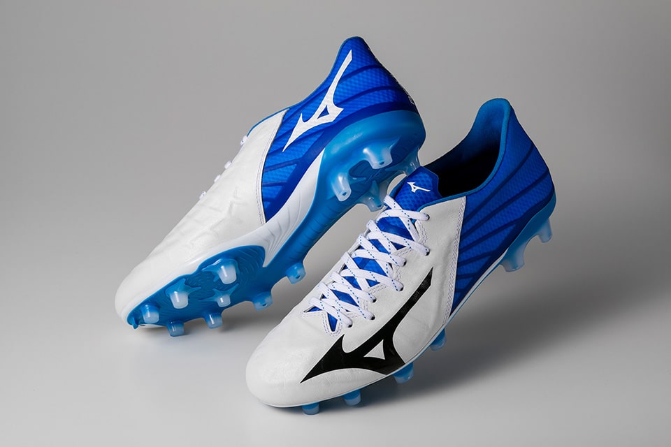 360度行きたい方向へ シリーズ史上最速のスピードで サッカーシューズ