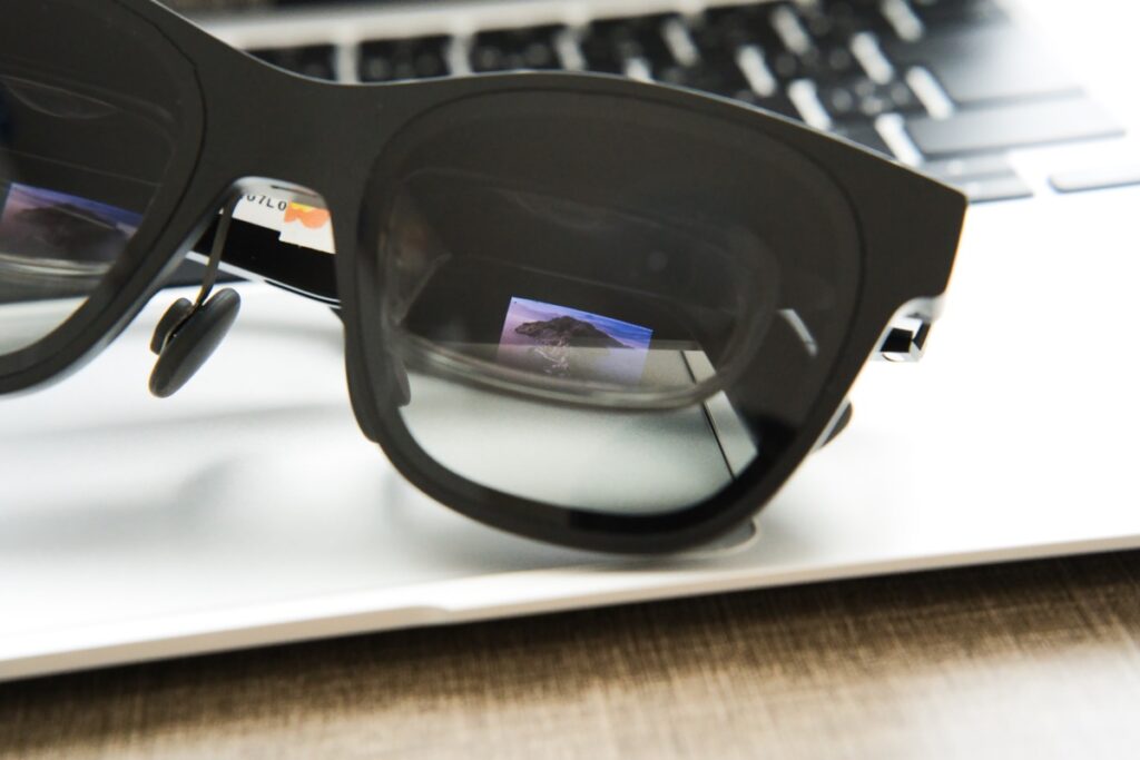 未来の視界を切り拓く！ARスマートグラス「XREAL Air（旧称：Nreal Air