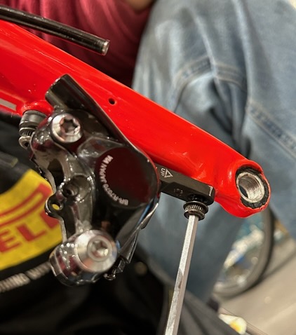 cannondale SupersixEVO のフロントフォークの交換 – サイクランドマスナガ