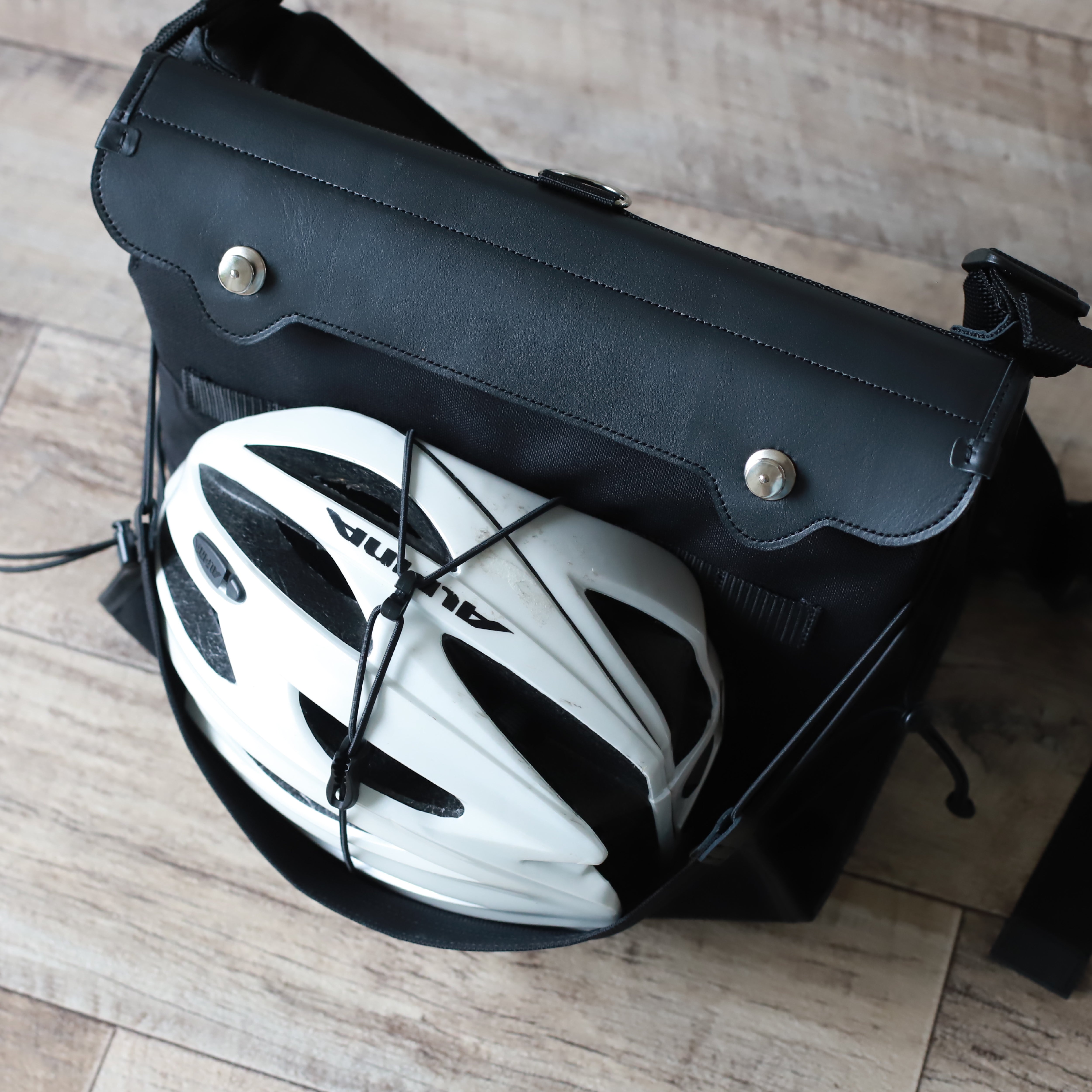 メッセンジャーバッグ｜メッセンジャーポストマンPRO｜CORDURA® – CuirVelo