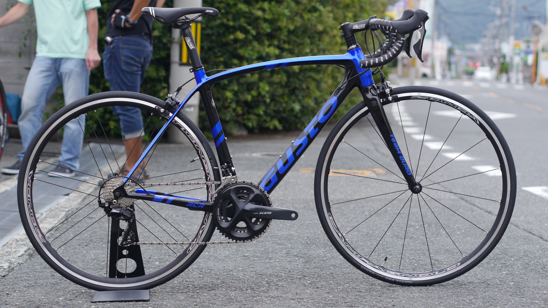 2021年モデル「GUSTO」グスト 「 RCR Team DURO EVO 」ロイヤルブルー