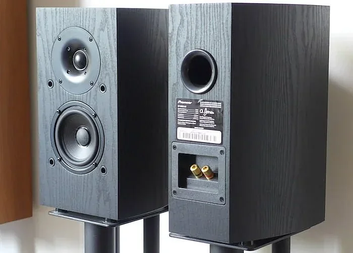Pioneer's SP-BS22-LR standmount loudspeakers are a revelation