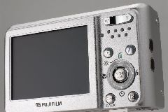 河田一規のデジカメナビ】富士フイルム FinePix F30