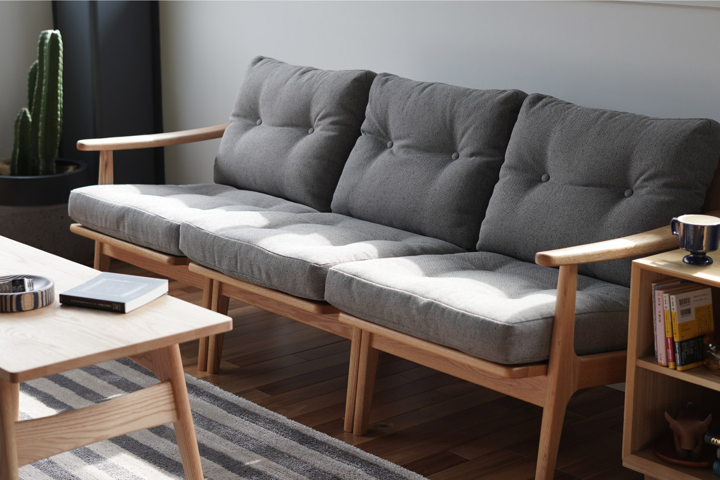 マルニ60 フレームチェア 3シーター ウォルナット ファブリック M-01