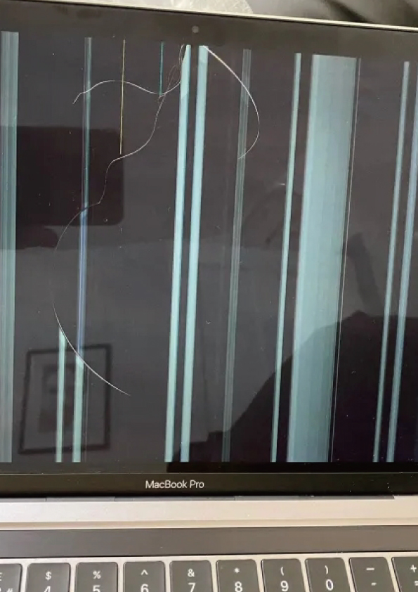 2024年最新】13インチ MacBookPro Late2020の液晶画面修理に関して