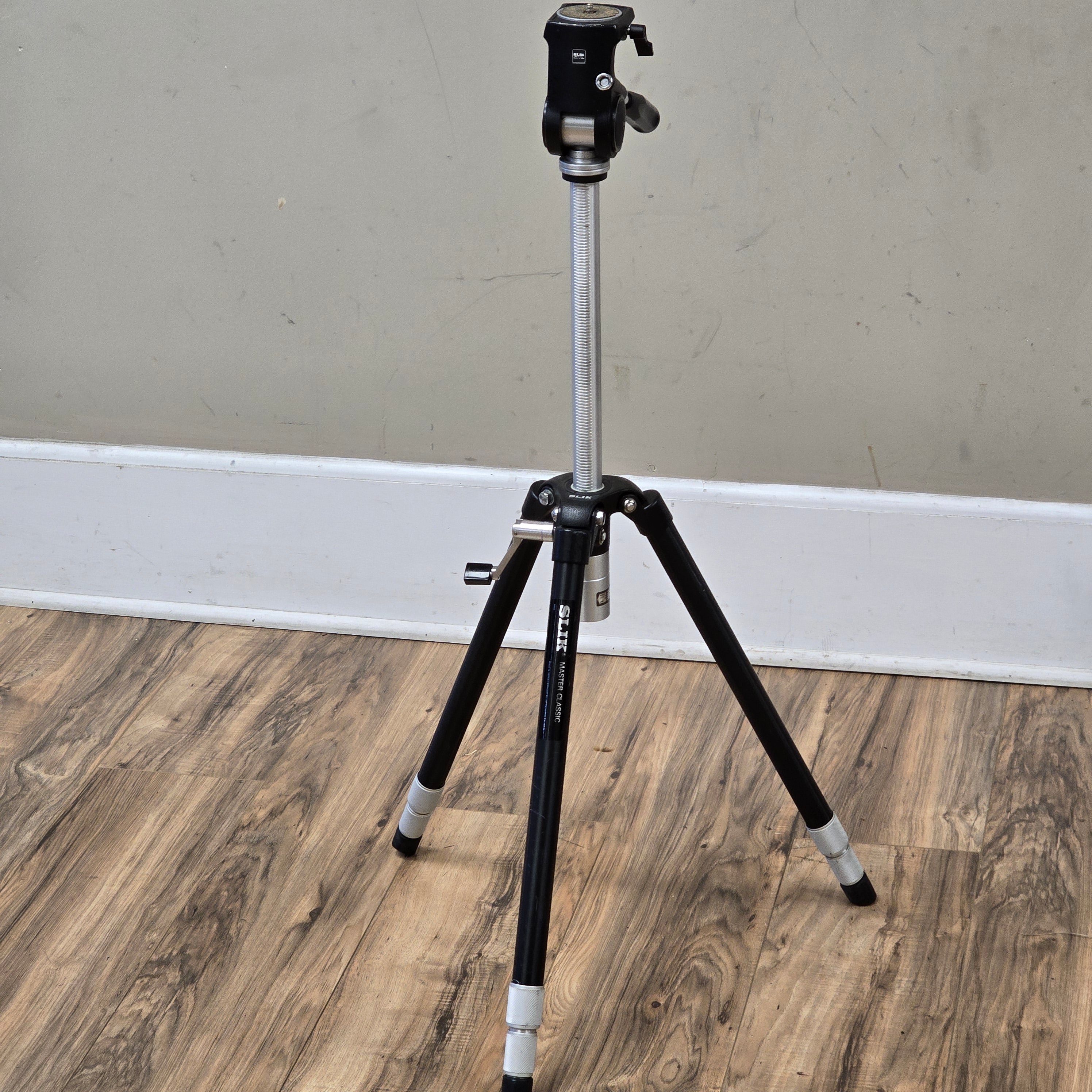 Slik Master Classic 3-Section Aluminum Tripod with Single Handle