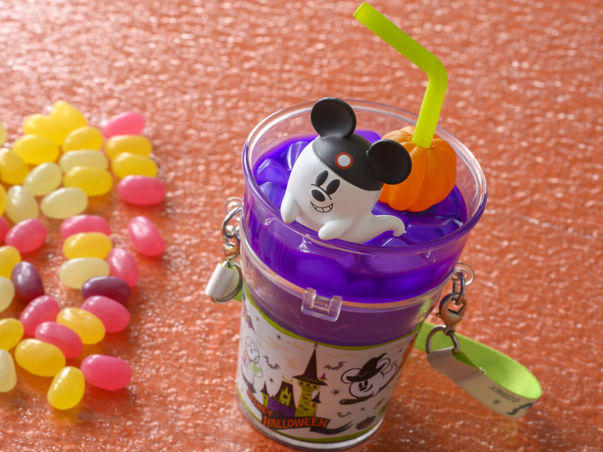 パープルのドリンクと一緒！東京ディズニーリゾート“ディズニー