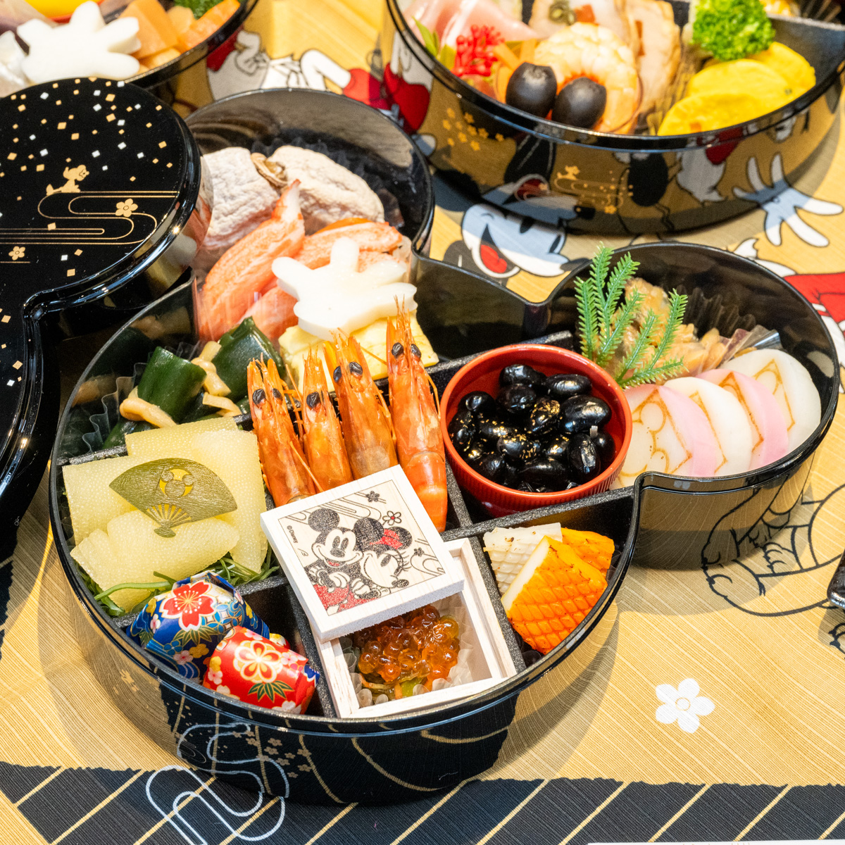 ミッキー型のお重がかわいい！ベルメゾン ディズニー 2025年「おせち