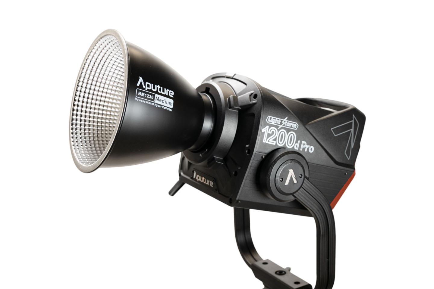 Aputure LightStorm 1200d Pro｜撮影機材レンタルからEDIT・MA作業まで