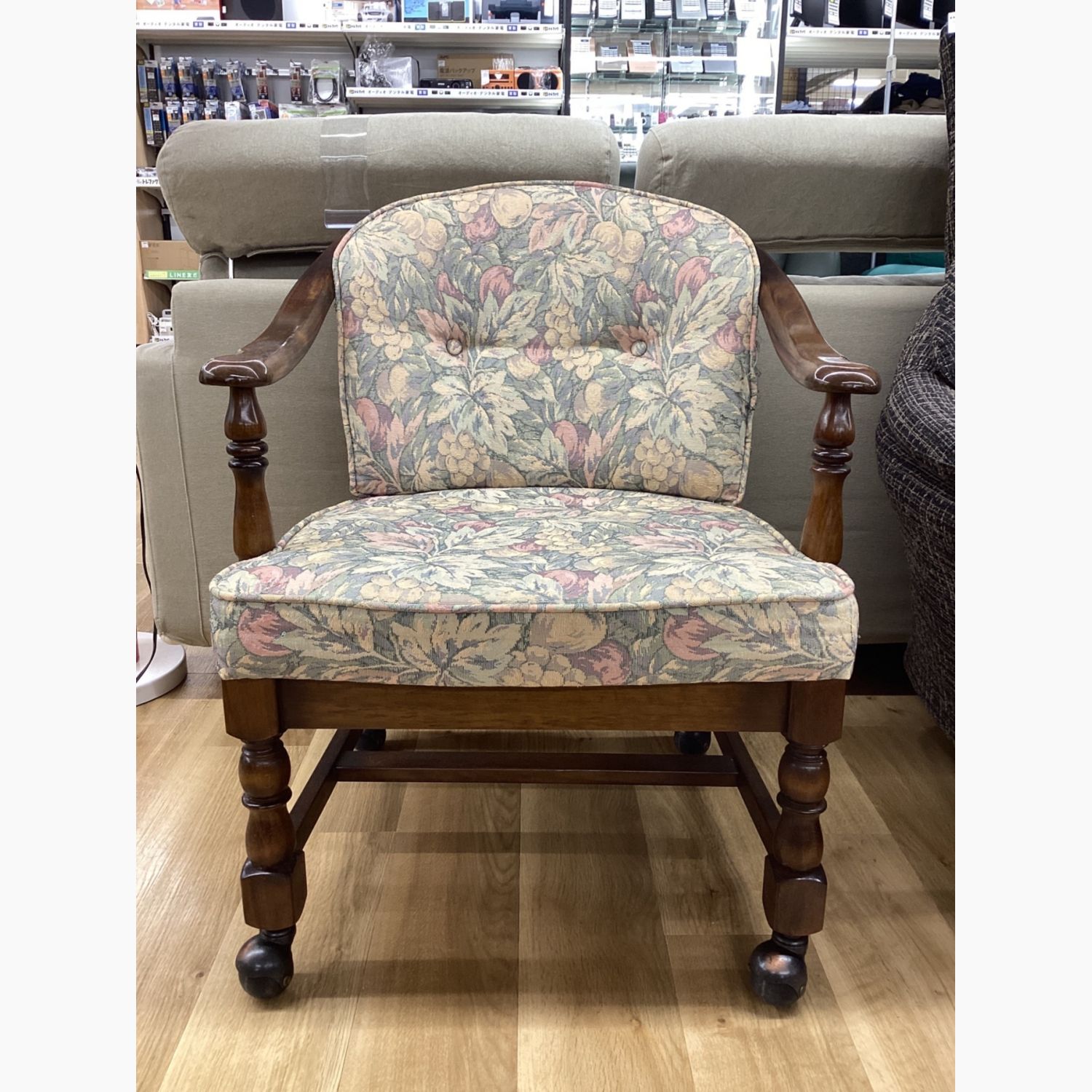 キツツキ】ラウンジチェア 1人掛け 花柄クッション付き ヴィンテージ