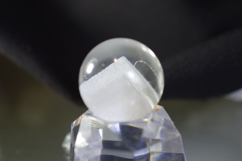 超レア】ファントム水晶＆クォーツinクォーツ 丸玉（スフィア）