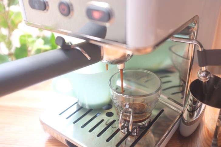 デロンギkmix エスプレッソ【レビュー】おしゃれな家カフェにぴったり