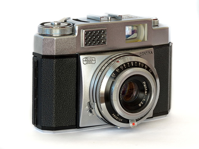 Favourite Cameras: Zeiss Ikon Continamatic III - Film AdvanceFilm