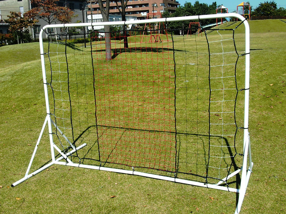 壁打ちリバウンダー(跳ね返るサッカーゴール)。一人でキックと