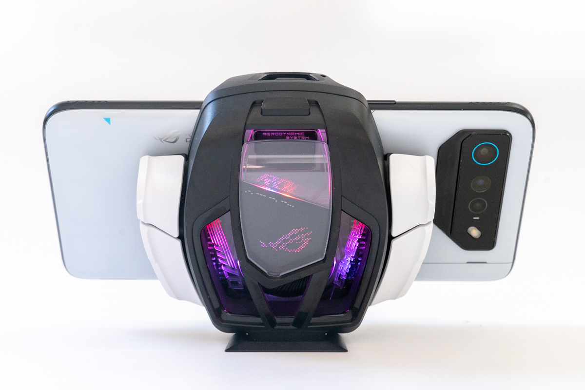 強力な冷却性能、ゲーミングスマホ「ROG Phone 7 Ultimate」速攻