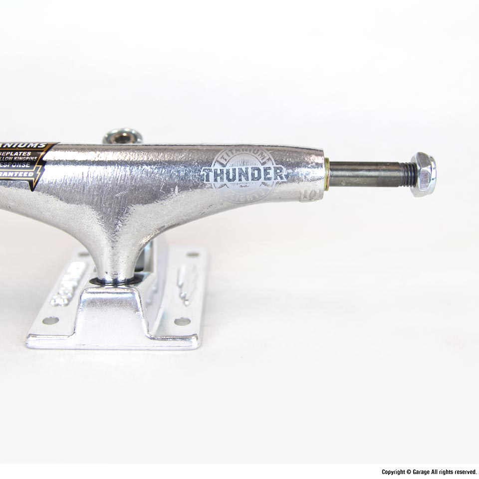 THUNDER TRUCKS POLISHED TITANIUM LIGHTS 145 SET スケートボード