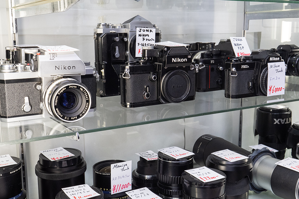 掘り出し物が見つかるかも！ 宝探しを楽しめる「フジヤカメラ ジャンク