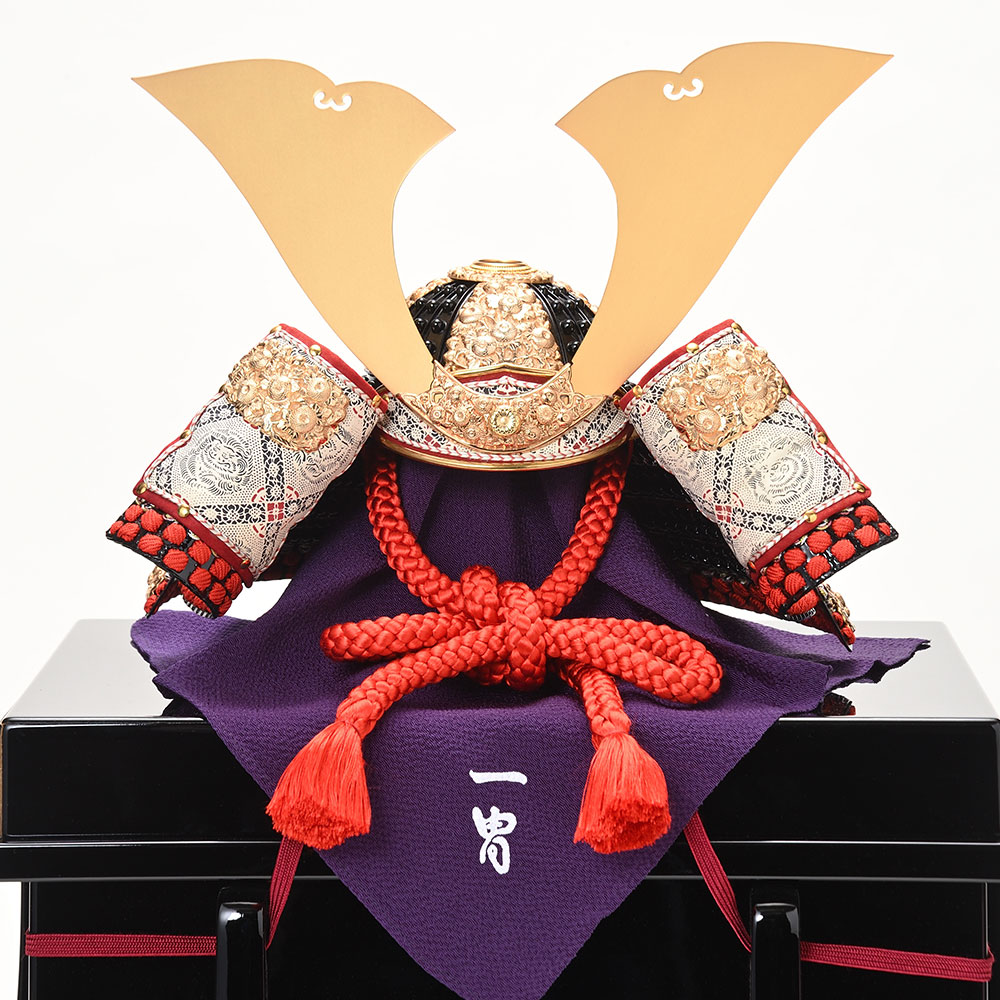 真多呂人形 | 五月人形,一冑作 兜飾り 一冑作 二分の一 極上兜飾り