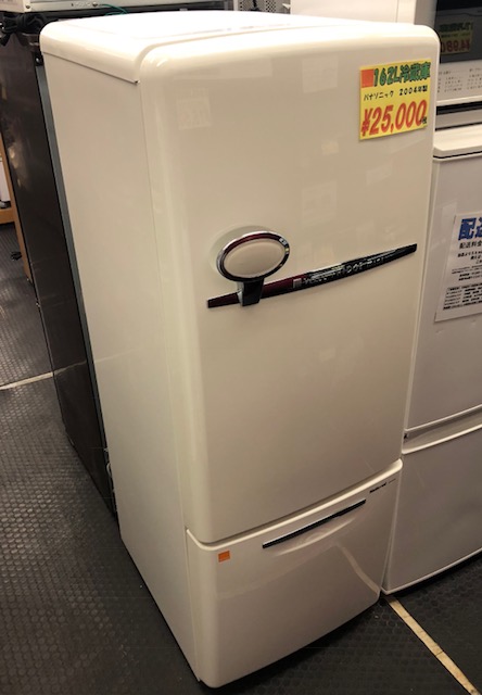 オシャレ冷蔵庫の代名詞「WiLL FRIDGE mini」 NR-B162R 現れる