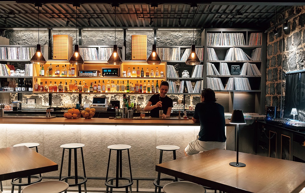 ハワイ随一のバーテンダーがつくった！ 音楽好きが飲むには最高の大人