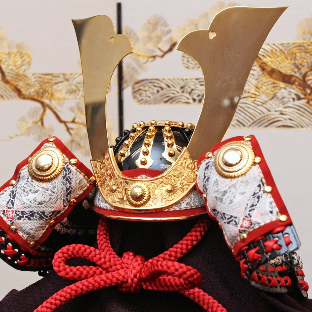 横幅60cm｜加藤鞆美作｜1/3源為朝兜｜平飾りの五月人形｜本物を再現