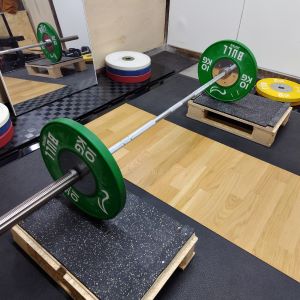 BULL］トレーニングシャフト15kg──通常より約30cm短い省スペース