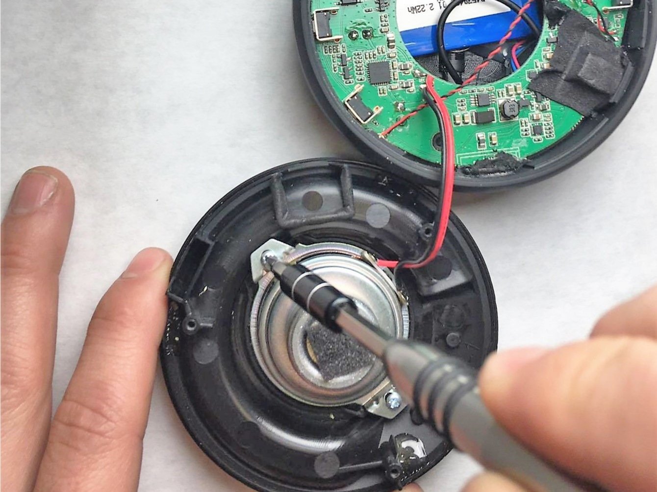 JBL Clip Plus スピーカーの交換 - iFixit 修理ガイド