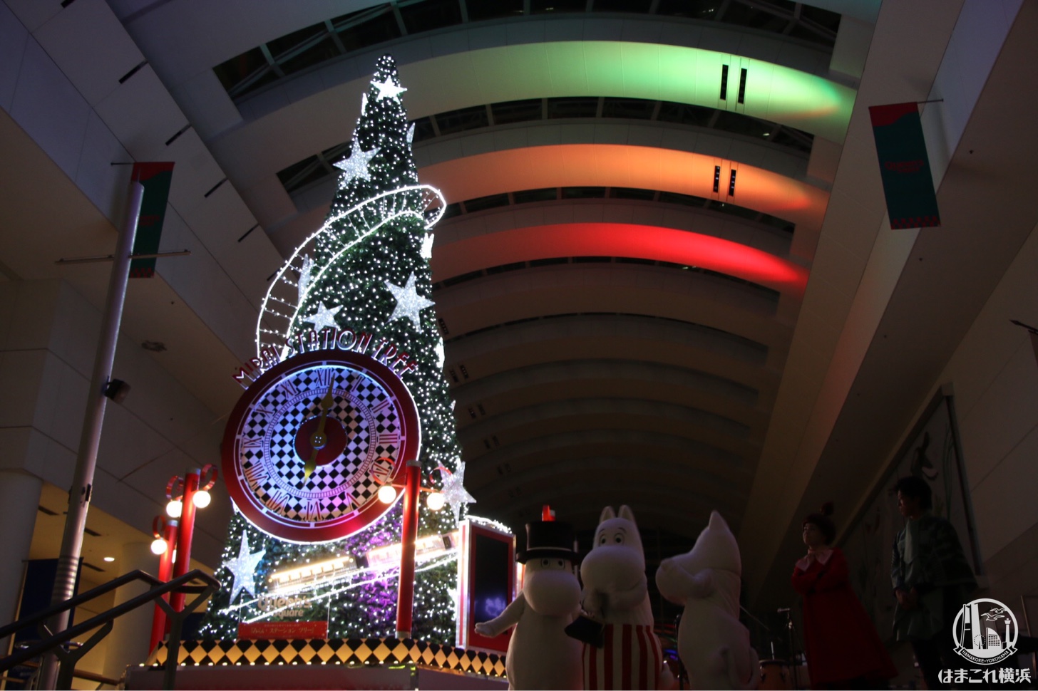2018年 クイーンズスクエア横浜のクリスマスツリー点灯！今年話題の曲