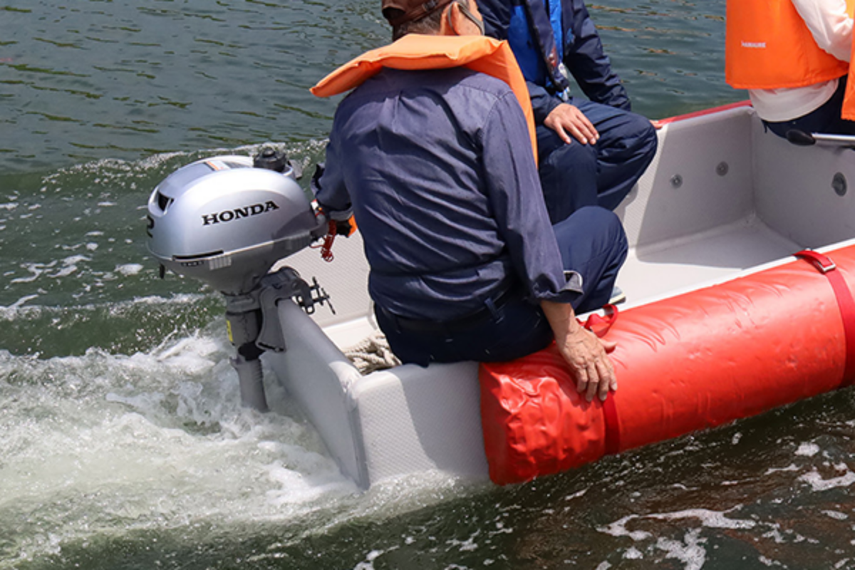 水害救助活動用組み立て式2分割ボート／製品情報 _ ハマウレマリン