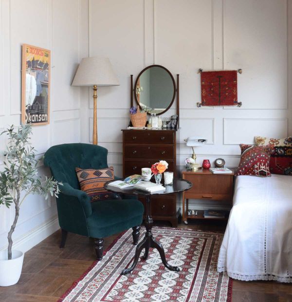 アンティーク風のおしゃれなパーソナルチェア、ボタンダウンの1人掛け