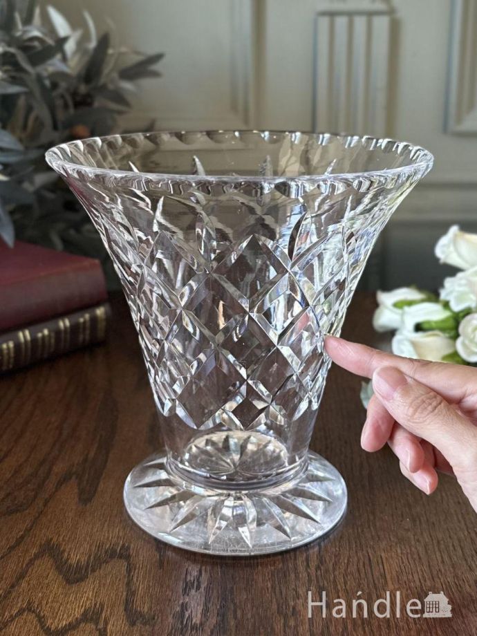 円錐型の美しいアンティークガラスの器、イギリスで見つけたフラワー