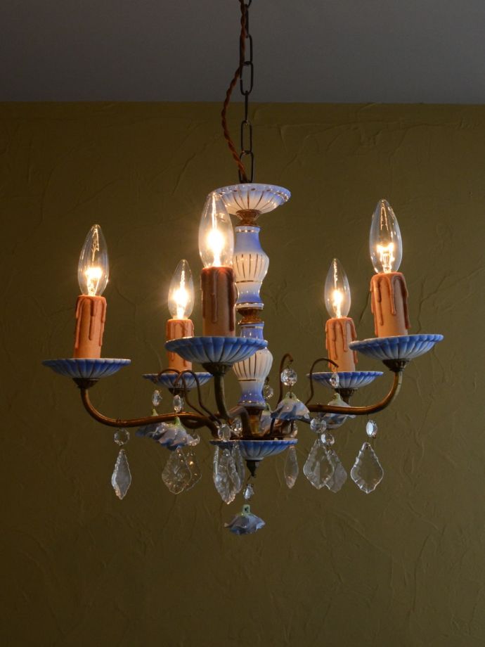 フランスのアンティーク照明、陶器の シャンデリア(5灯)（E17